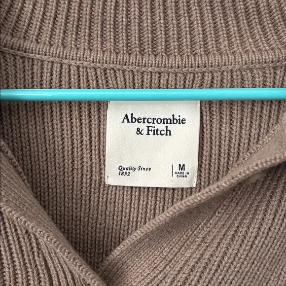 Abercrombie & Fitch Collared Button Up Cardigan - Picture 2 of 4